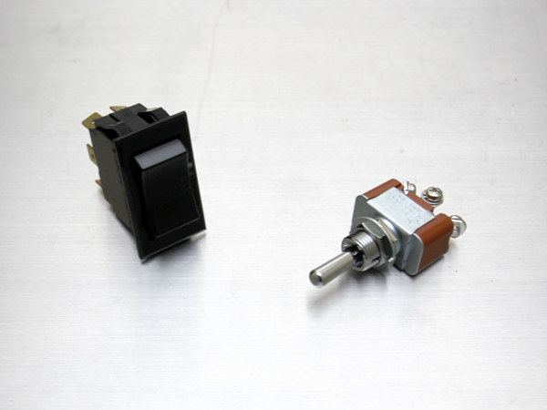 デンキ式 3極スイッチ | ACC inc エアサスシステム/ギアサス/フラップ