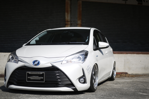 17- VITZ HYBRID - ACC inc エアサスシステム/ギアサス/フラップ